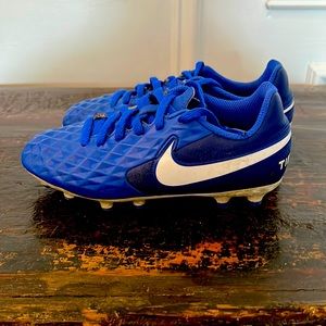 Girls Nike soccer cleats size 13.5